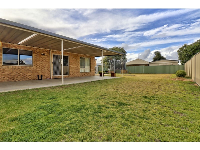 215 Hetherington Street, Deniliquin NSW 2710