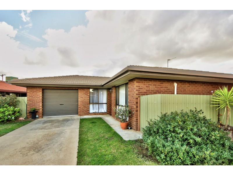 2/433 Wood Street, Deniliquin NSW 2710
