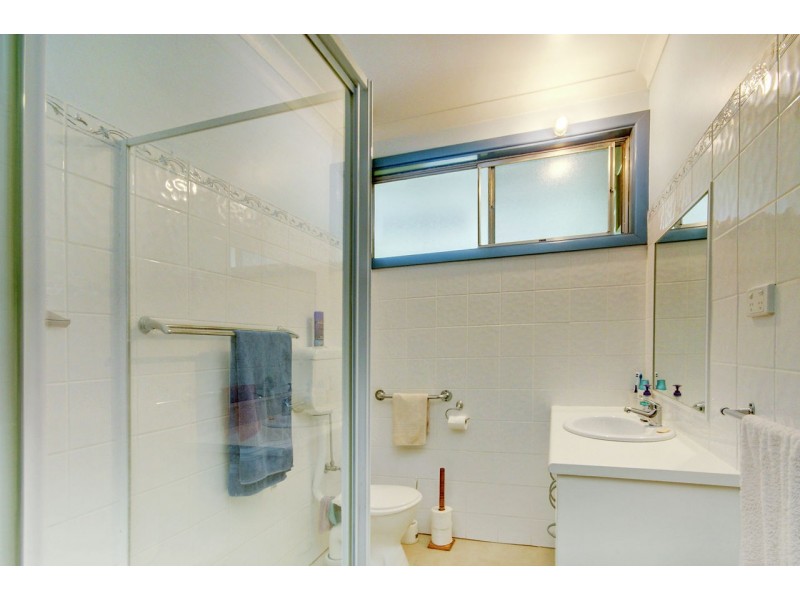 404 Campbell Cres, Deniliquin NSW 2710