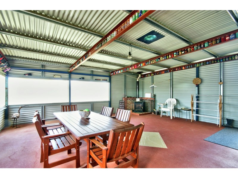 192 Old Racecourse Rd, Deniliquin NSW 2710