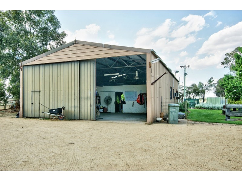 192 Old Racecourse Rd, Deniliquin NSW 2710