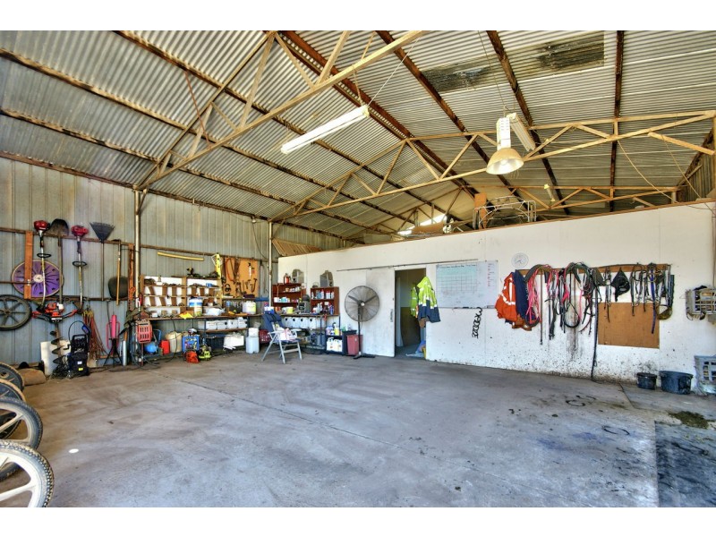 192 Old Racecourse Rd, Deniliquin NSW 2710