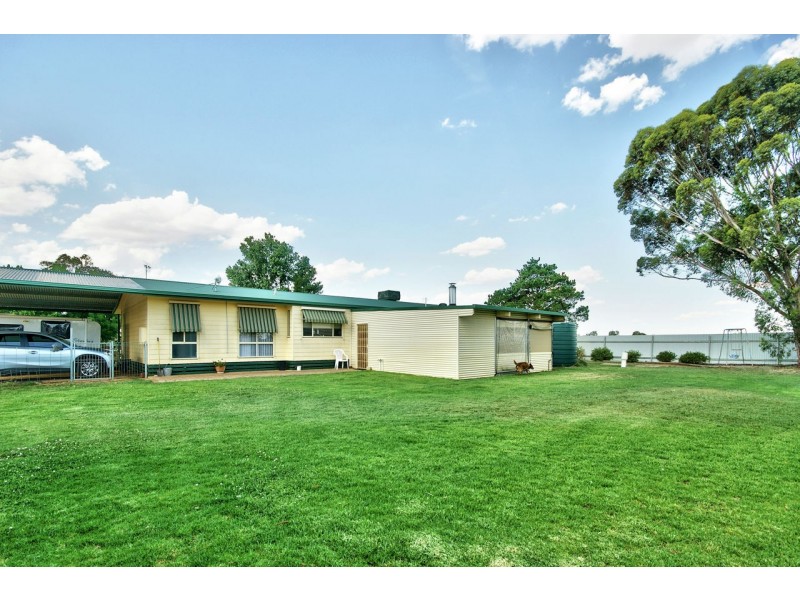 192 Old Racecourse Rd, Deniliquin NSW 2710