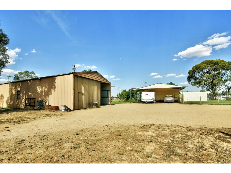 192 Old Racecourse Rd, Deniliquin NSW 2710