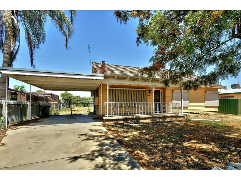 320 Fitzroy St, Deniliquin NSW 2710