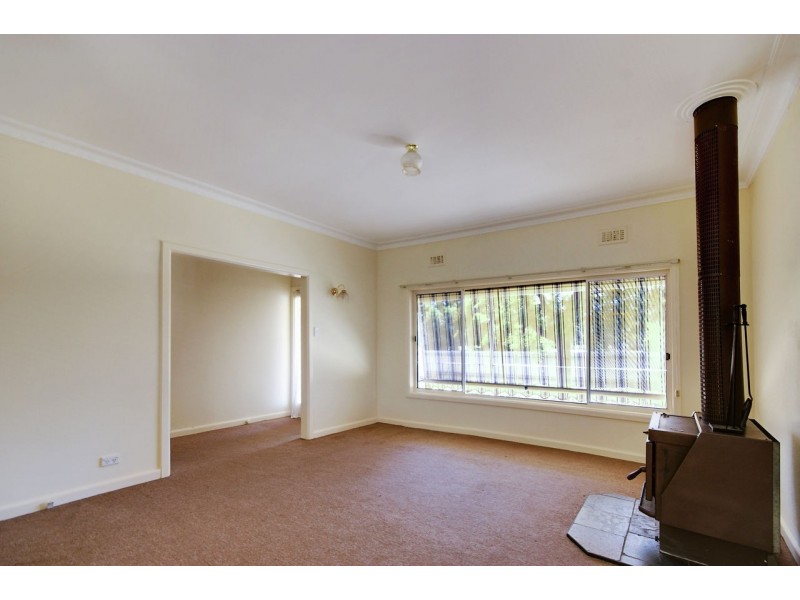 320 Fitzroy St, Deniliquin NSW 2710