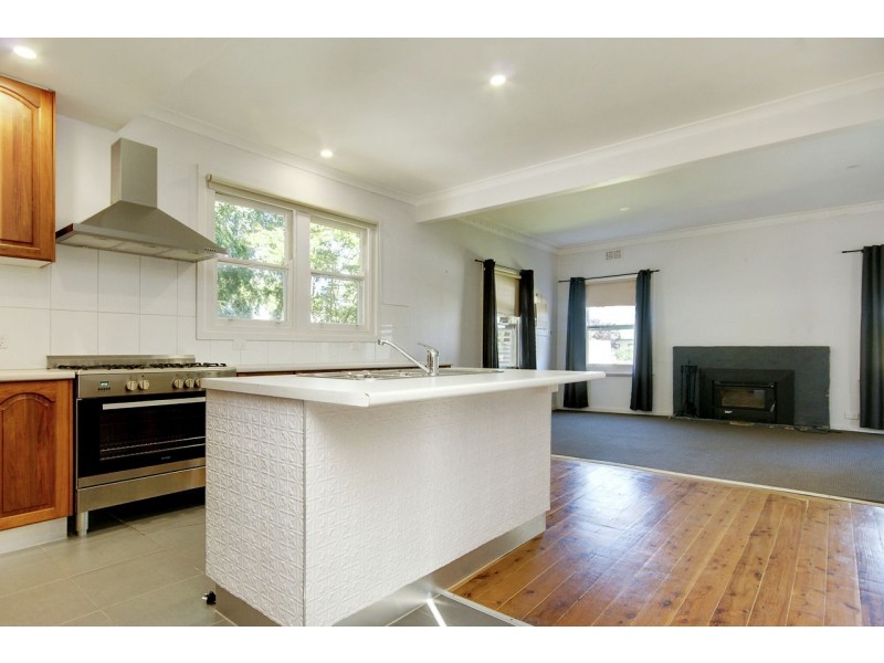 96 Macauley Street, Deniliquin NSW 2710
