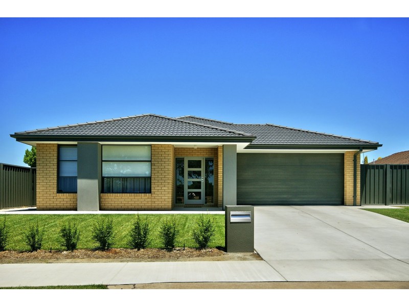 434 Poictiers Street, Deniliquin NSW 2710