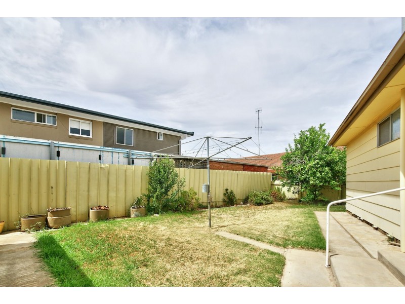 407 Whitelock St, Deniliquin NSW 2710