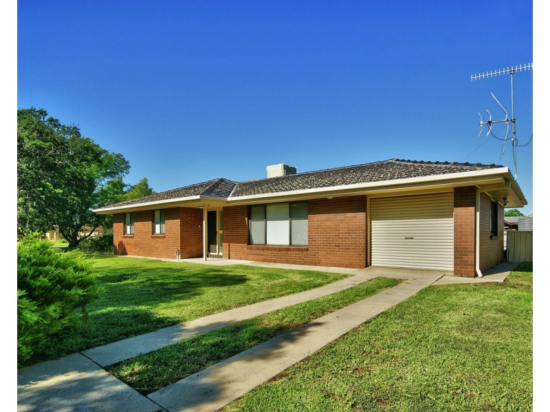 15 Gillespie Court, Deniliquin NSW 2710