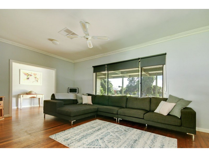 502 Poictiers Street, Deniliquin NSW 2710