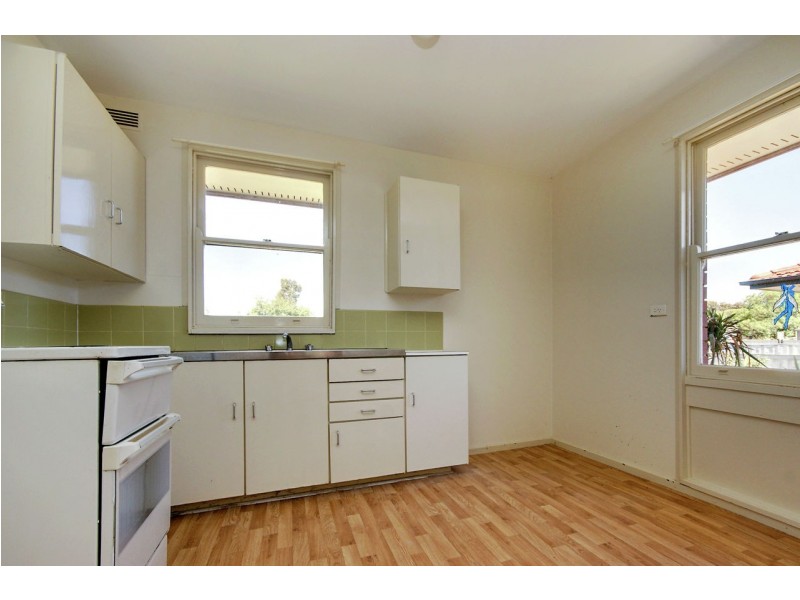 90 Decimus Street, Deniliquin NSW 2710