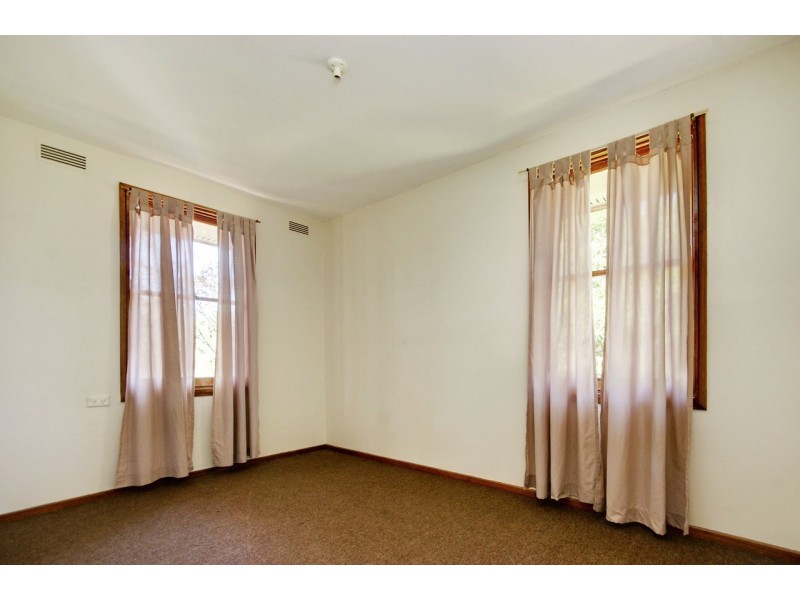 90 Decimus Street, Deniliquin NSW 2710