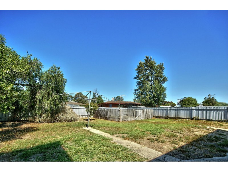 90 Decimus Street, Deniliquin NSW 2710