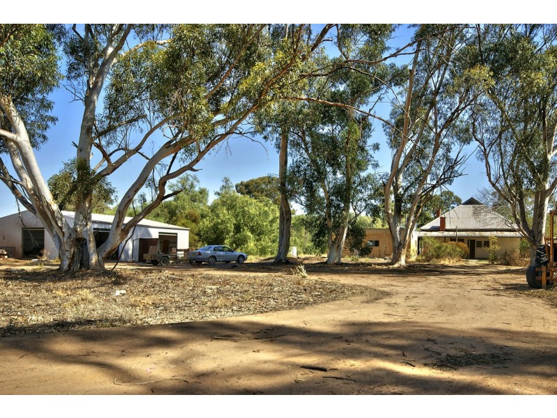 47 Fawns Road, Deniliquin NSW 2710