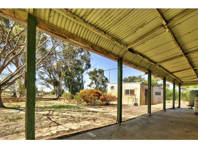 47 Fawns Road, Deniliquin NSW 2710