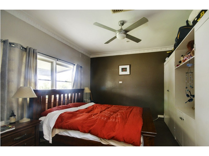 131 Hardinge St, Deniliquin NSW 2710