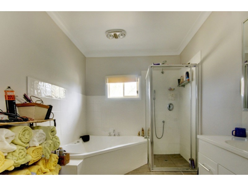 131 Hardinge St, Deniliquin NSW 2710