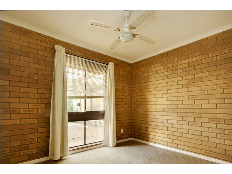 114 Burton Street, Deniliquin NSW 2710