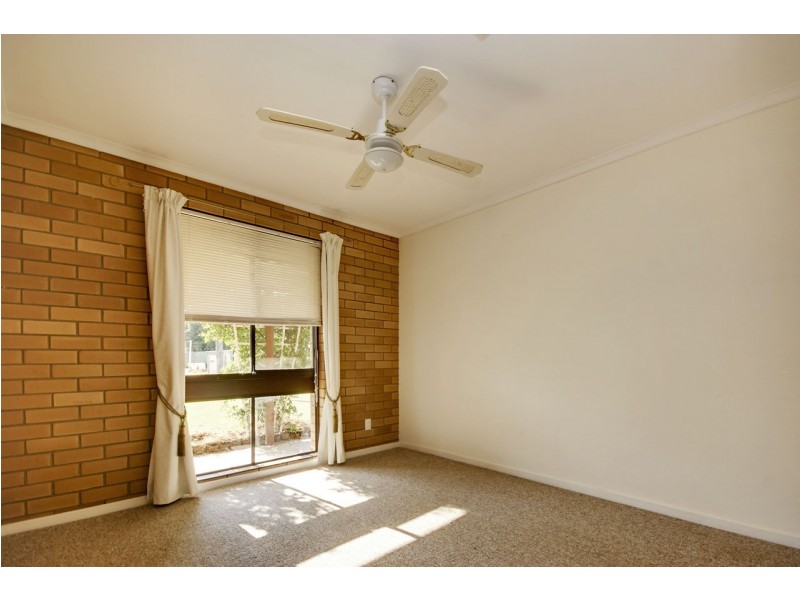 114 Burton Street, Deniliquin NSW 2710