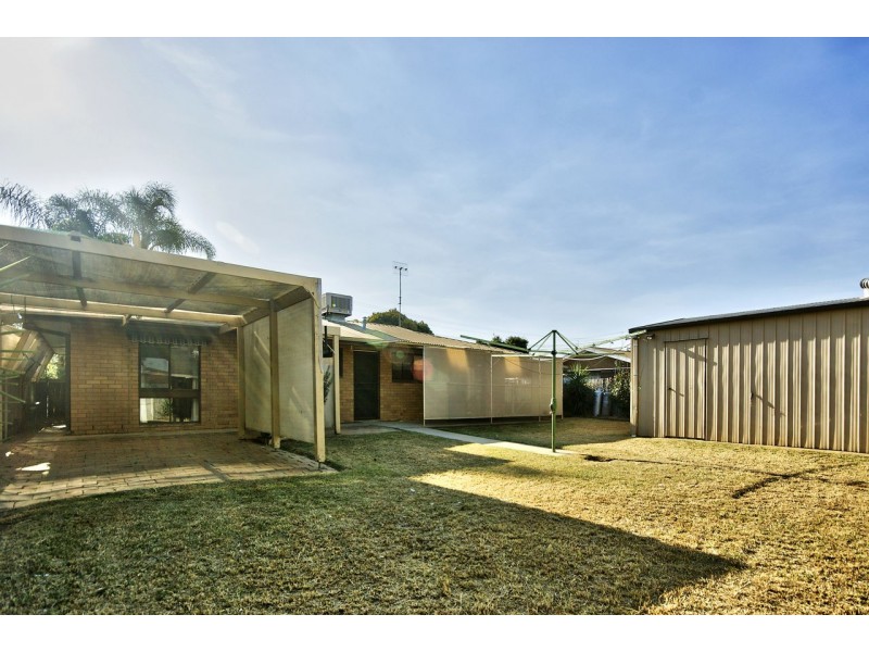 114 Burton Street, Deniliquin NSW 2710