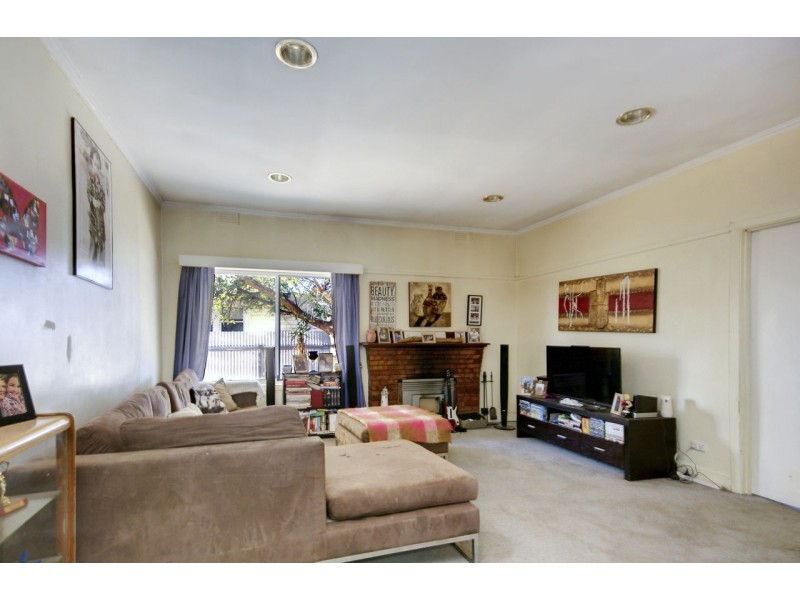 98 Macauley St, Deniliquin NSW 2710