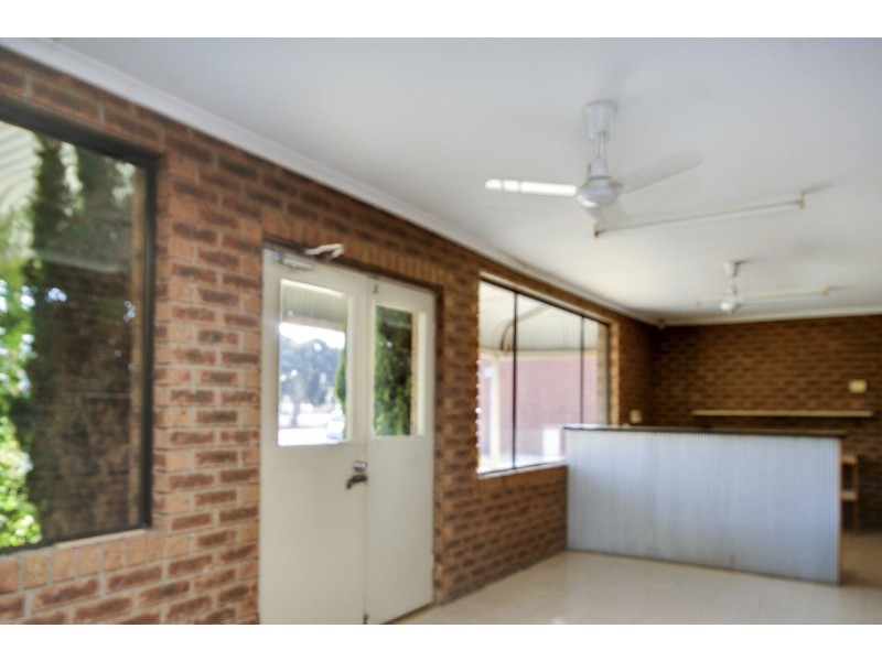 70 Napier Street, Deniliquin NSW 2710