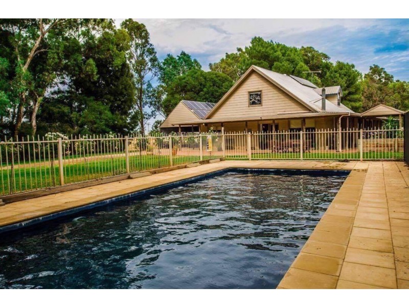 440 Todds Rd, Deniliquin NSW 2710