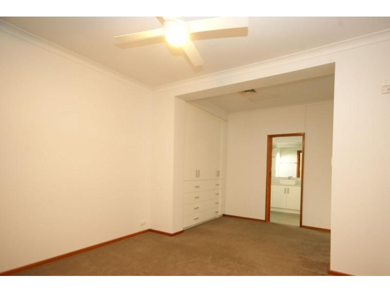 236 Harfleur St, Deniliquin NSW 2710