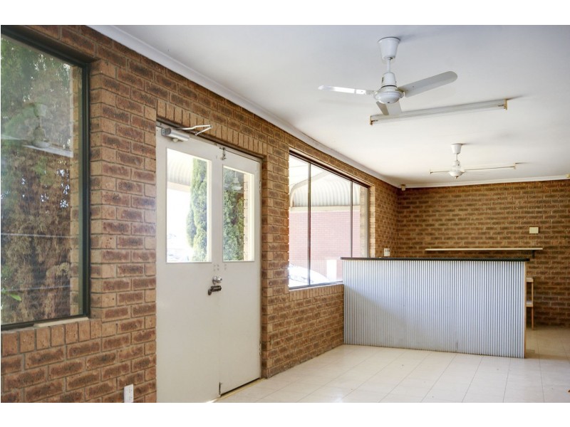 70 Napier Street, Deniliquin NSW 2710