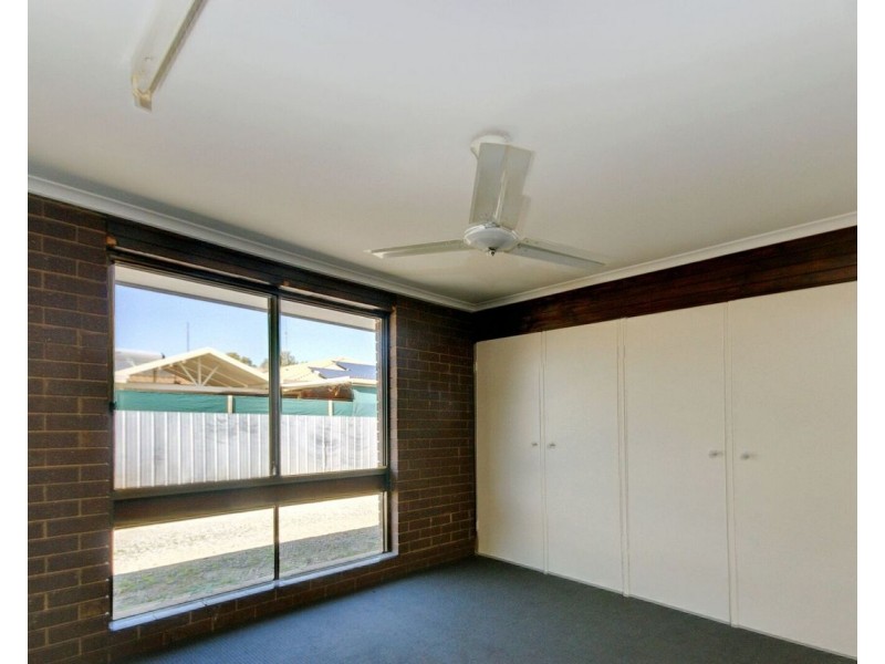 2/261 Victoria Street, Deniliquin NSW 2710