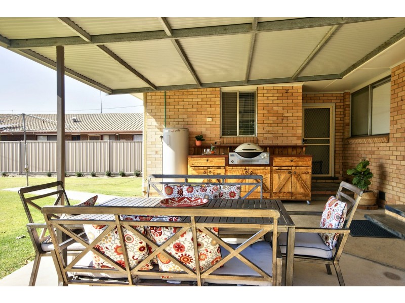 247 River St, Deniliquin NSW 2710