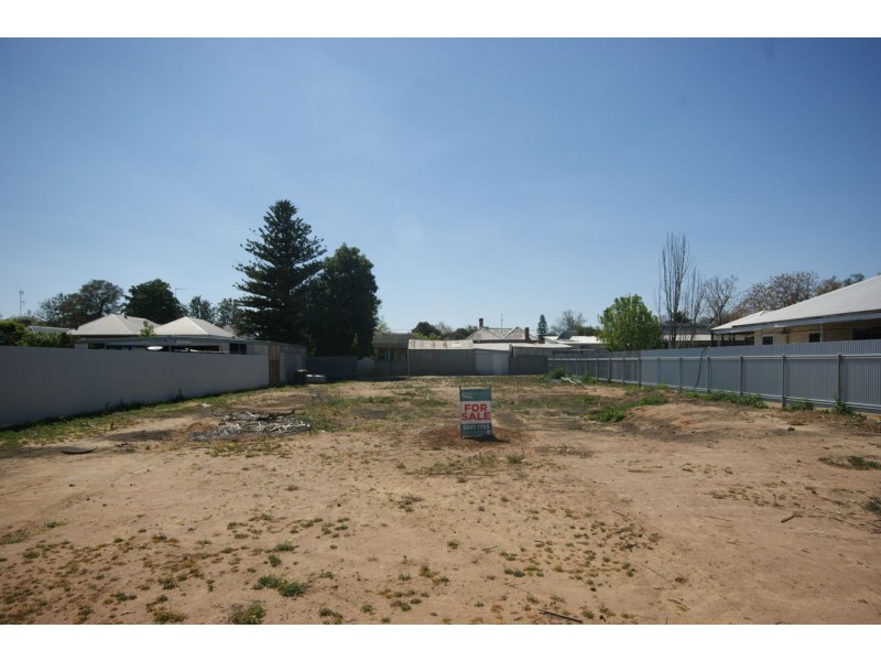 343 Wood St, Deniliquin NSW 2710