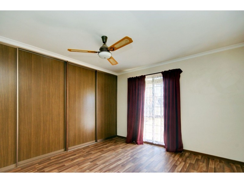 122 Burton  St, Deniliquin NSW 2710