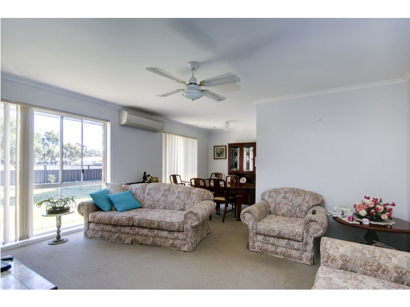 118 Wyatt St, Deniliquin NSW 2710