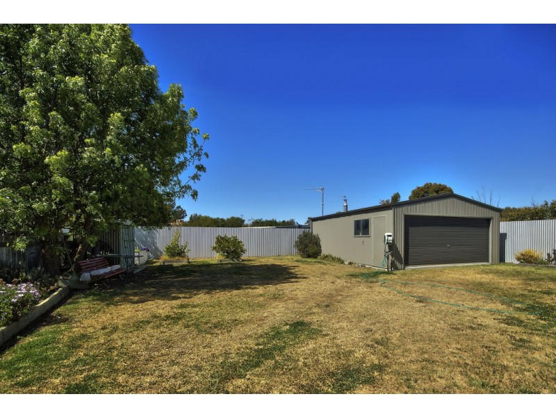 118 Wyatt St, Deniliquin NSW 2710