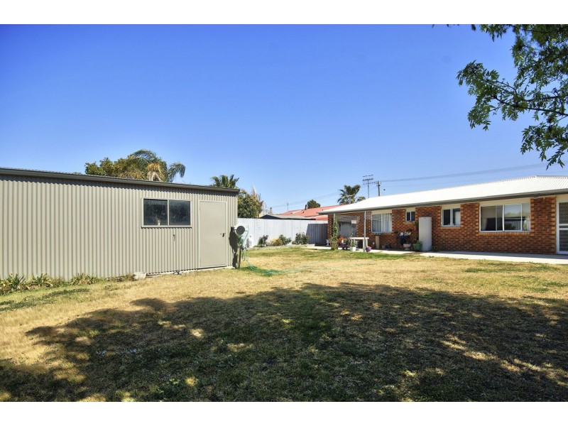 118 Wyatt St, Deniliquin NSW 2710