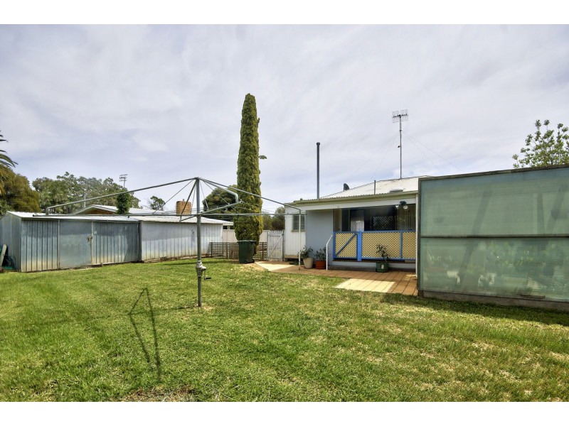 94 Butler St, Deniliquin NSW 2710
