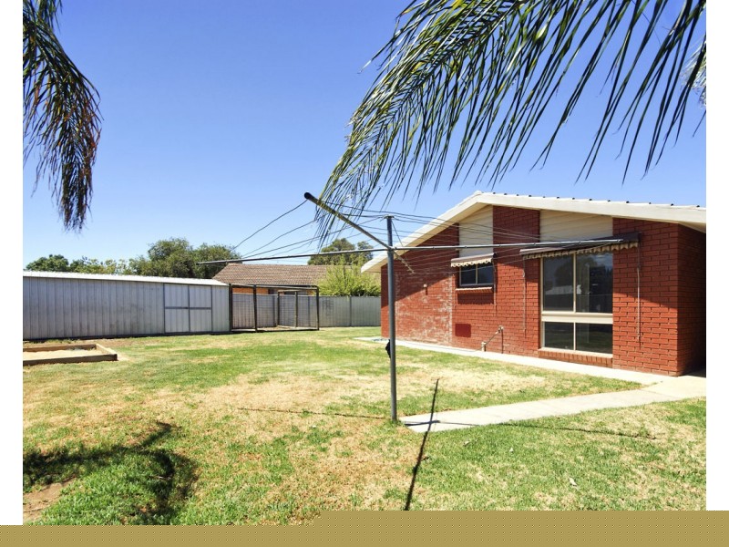 9 Johnston Crescent, Deniliquin NSW 2710