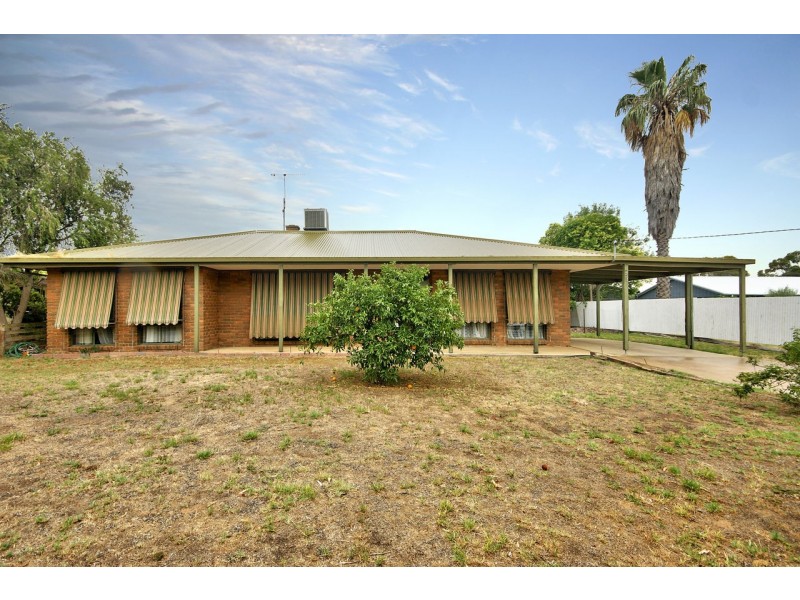 253 Lagoon St, Deniliquin NSW 2710
