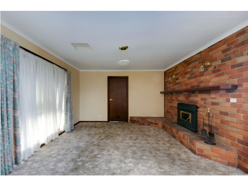 253 Lagoon St, Deniliquin NSW 2710