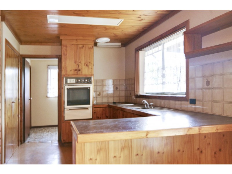 253 Lagoon St, Deniliquin NSW 2710