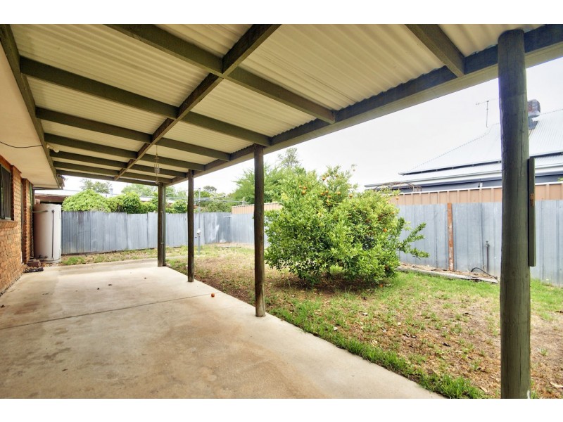 253 Lagoon St, Deniliquin NSW 2710