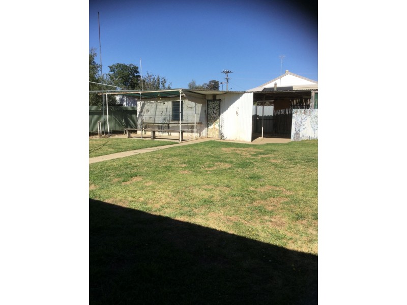 289 Noyes St, Deniliquin NSW 2710