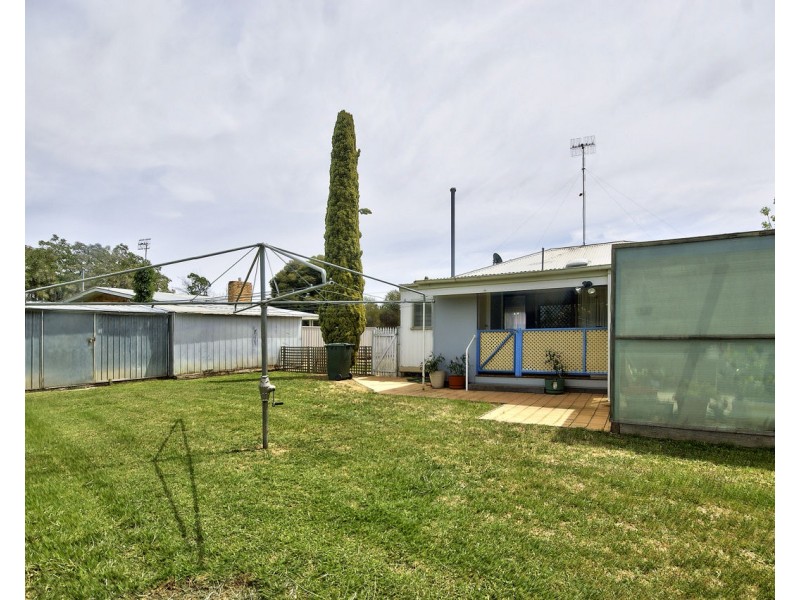 94 Butler Street, Deniliquin NSW 2710