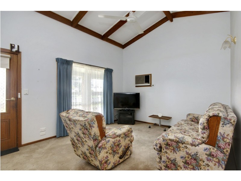 74 Macauley, Deniliquin NSW 2710