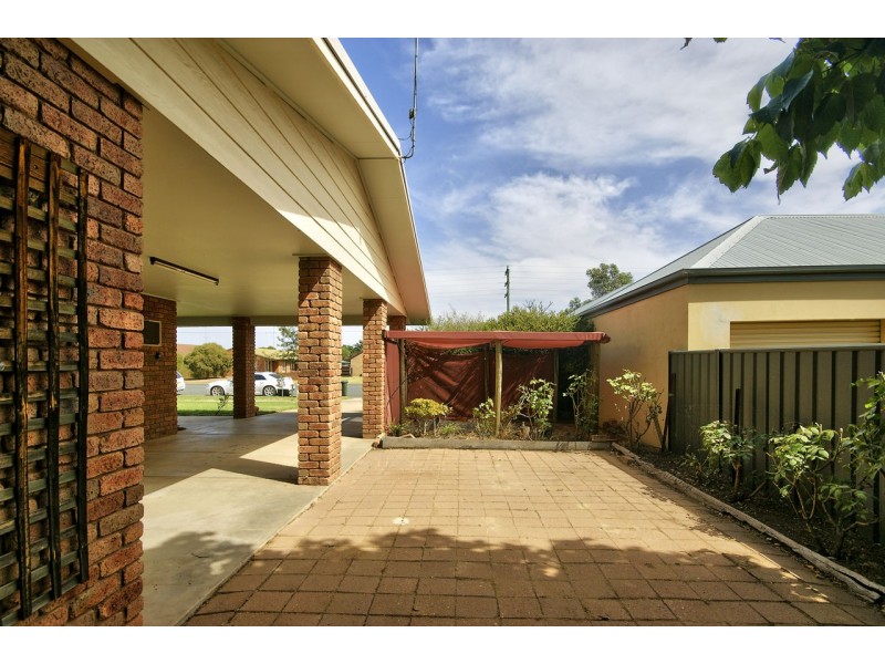 74 Macauley, Deniliquin NSW 2710