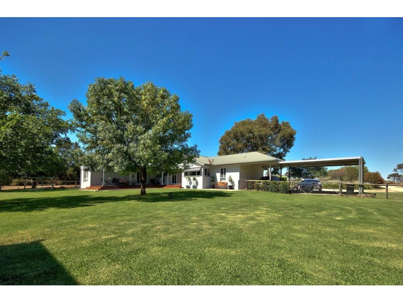 155 Lawson Syphon Road, Deniliquin NSW 2710