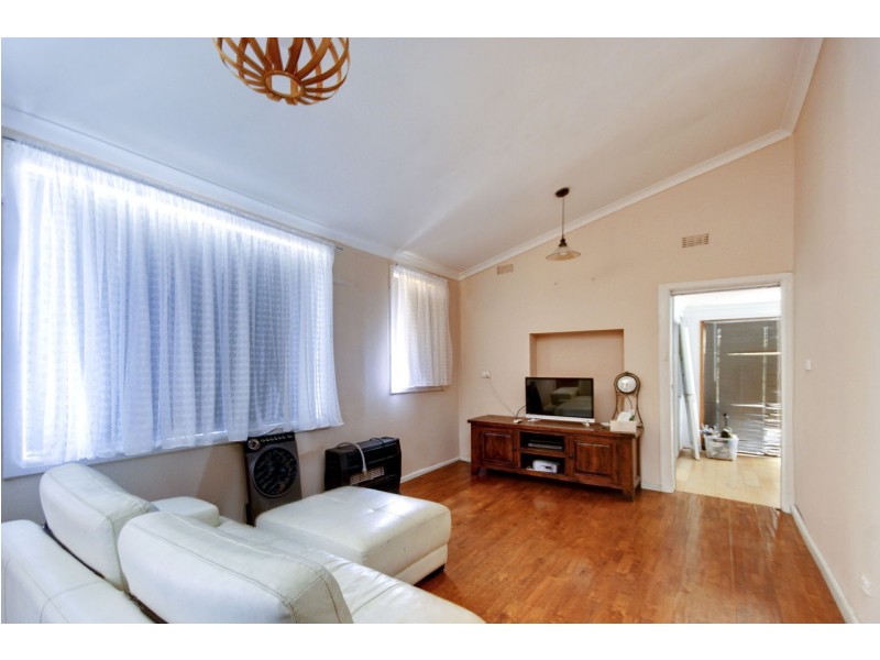 303 Wood St, Deniliquin NSW 2710