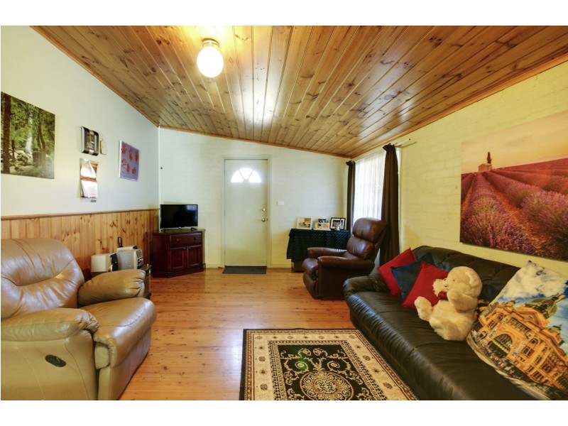 103 Macauley St, Deniliquin NSW 2710